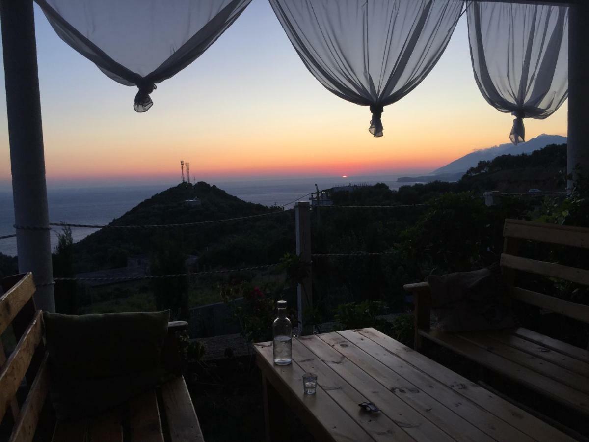 Xuxi *